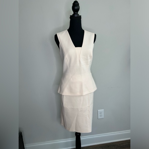 Hugo Boss 2 piece cream fitted feminine flounce office wear matching set sz 2